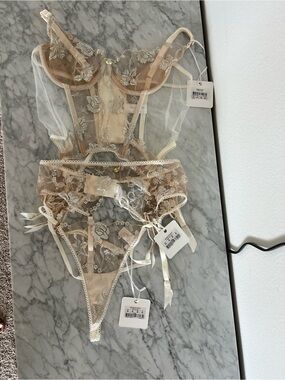 Honey Birdette Sheer Floral Lace Bra & Garter Set in Champagne